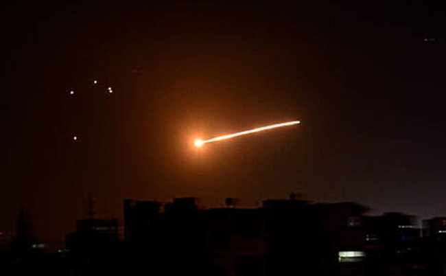 以色列对叙利亚霍姆斯省发动空袭，两名叙军人受伤
