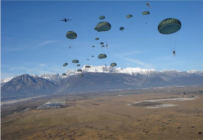 印度进行高原空降演习 印军空降兵实力如何？