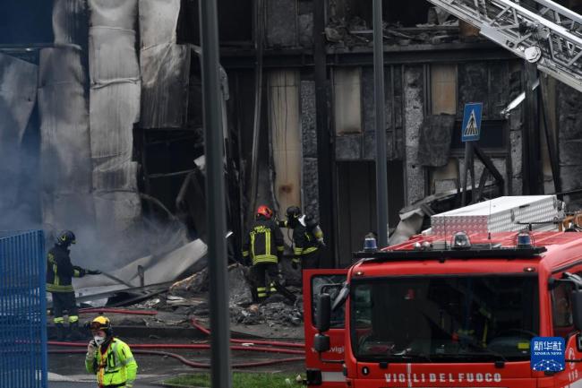一小型飞机在意大利北部坠毁8人死亡
