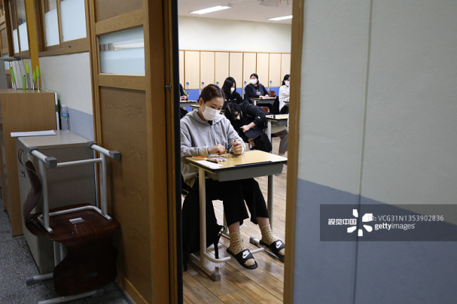 韩国2022学年高考今日开考 报考人数超50万编辑图片素材-ID:1358182826